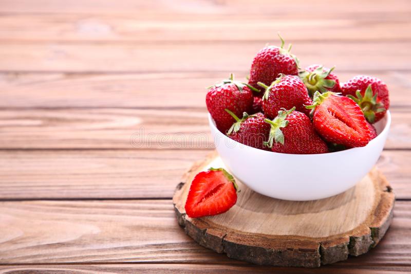 strawberries_bawl